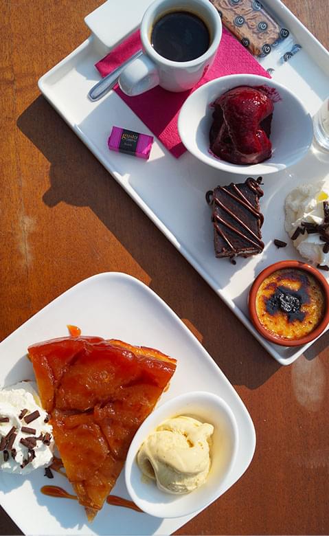 Le café gourmand et la tarte Tatin